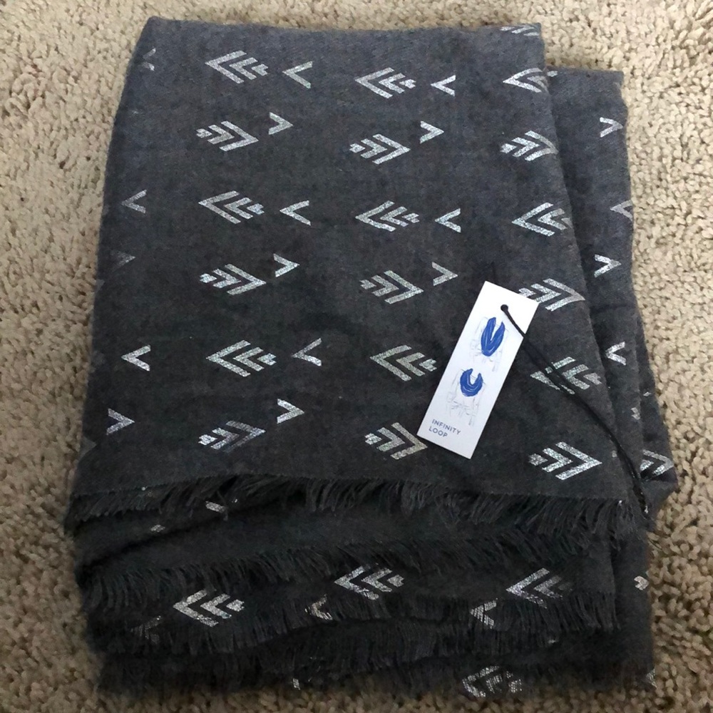Infinity scarf